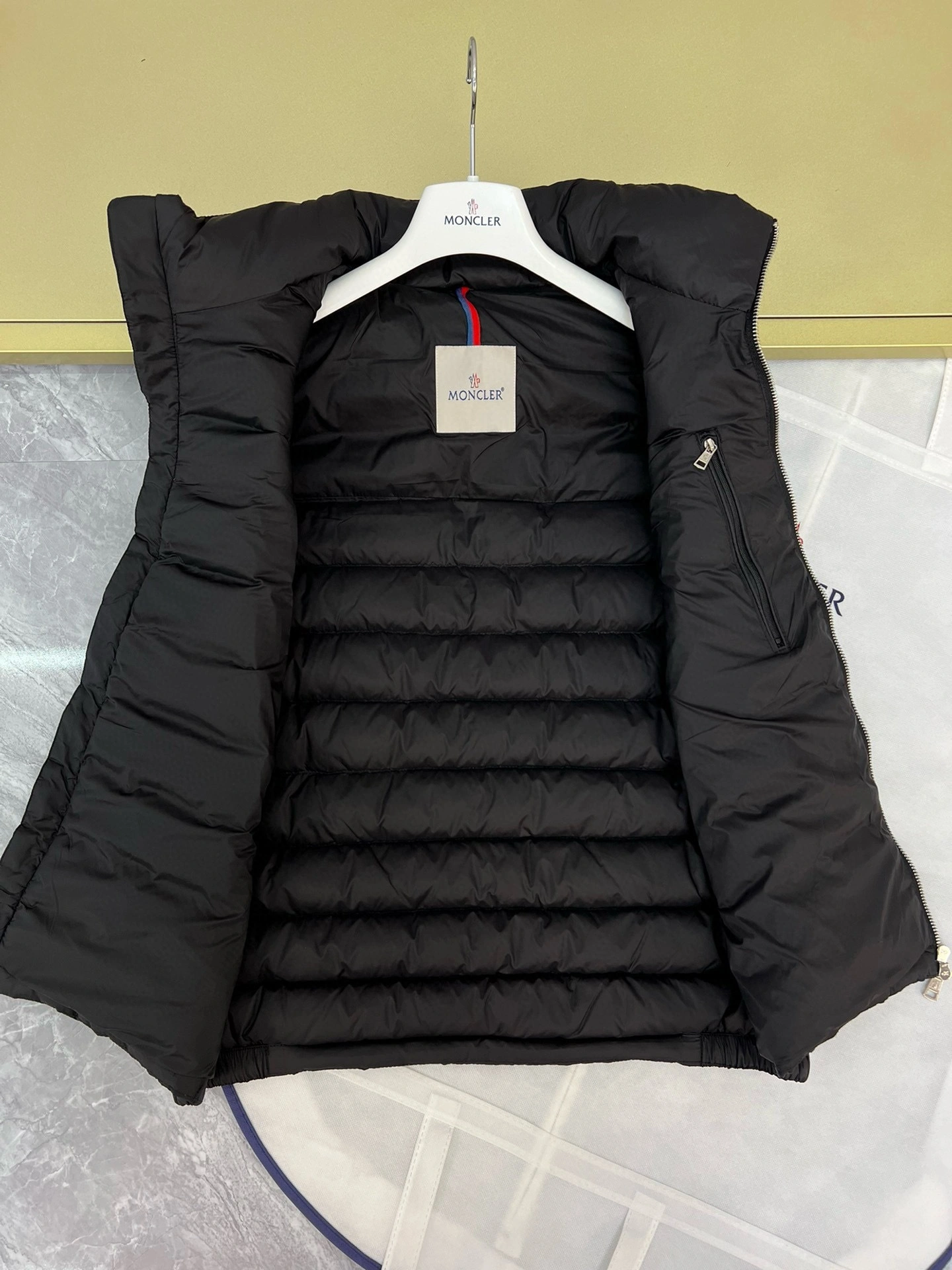 wg.luxury- 7o9385r oversized item:D-F365I0710